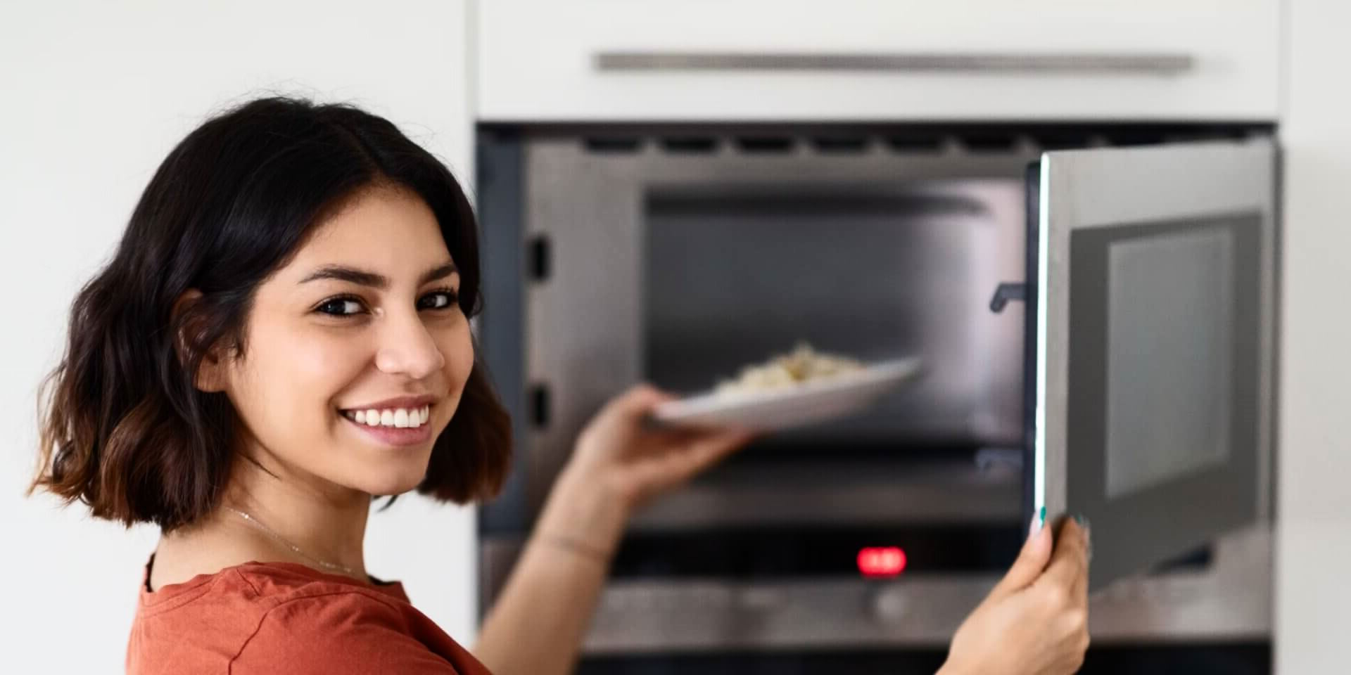 selecting microwave-safe dishes